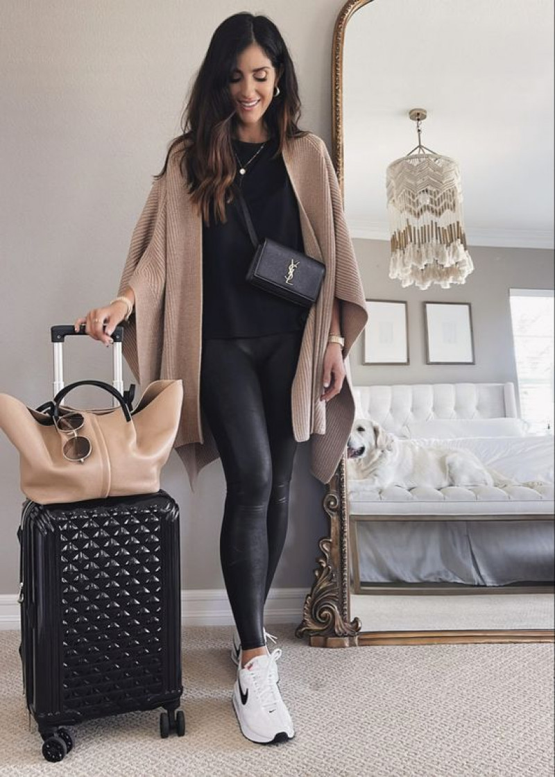Beige Kimono Coat, Grey Leather Casual Legging, Airport Outfits