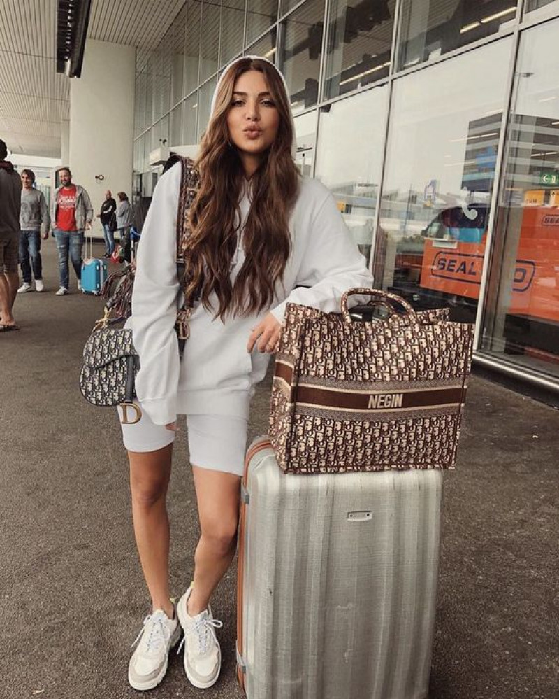 Beige Long Sleeves Cardigan, Airport Outfits