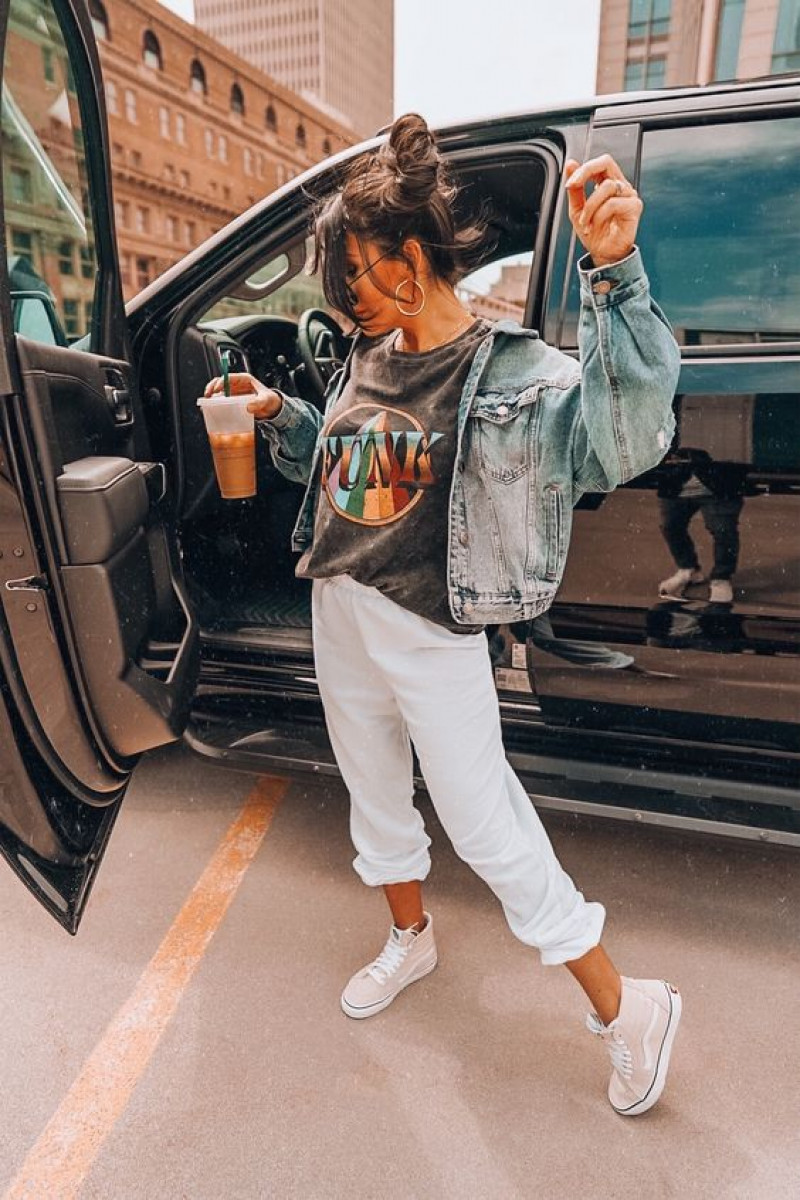 Light Blue Long Sleeves Vest, White Cotton Jeans, White Vans Outfit