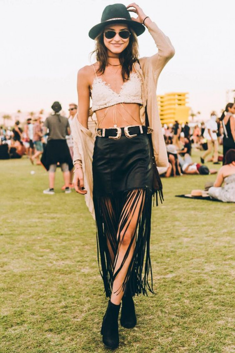 White Sleeveless Crop Top, Black Formal Skirt, Outfits