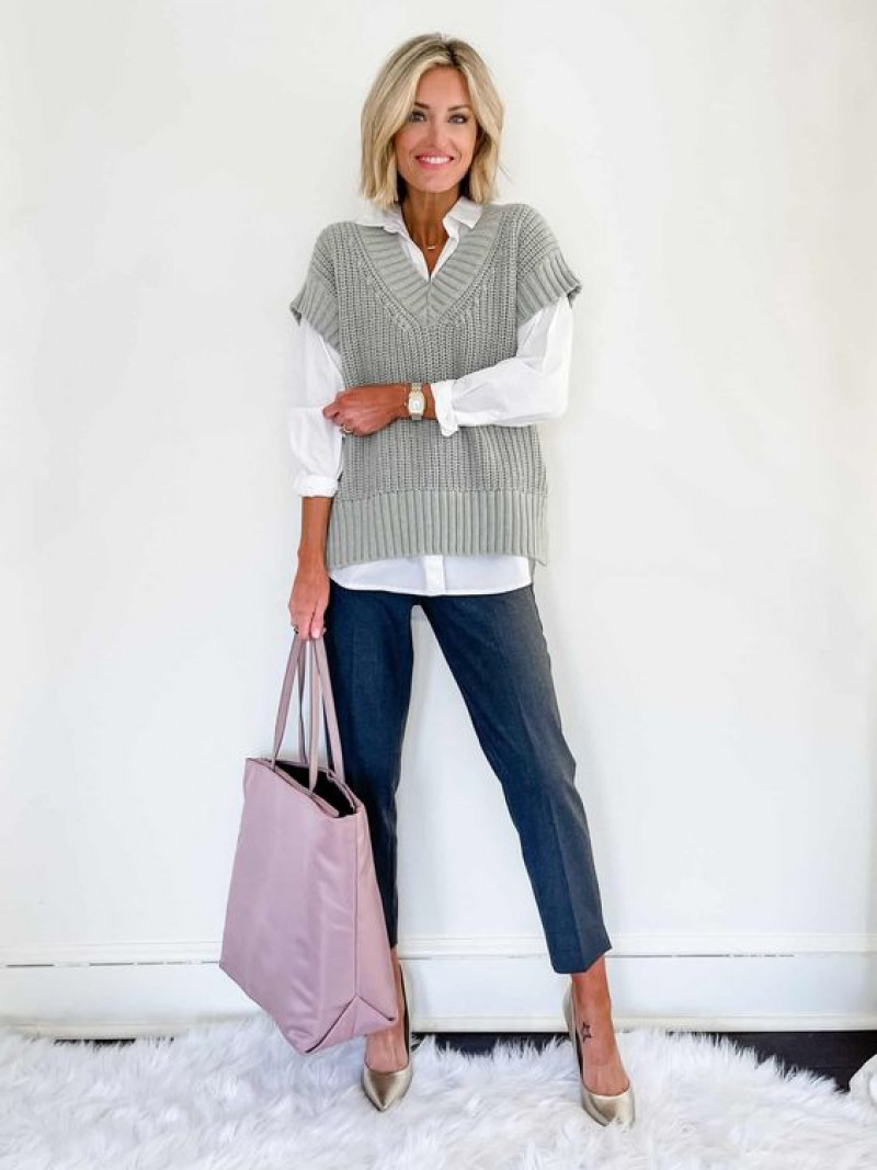 Grey Short Sleeves Cropped Blouse, Dark Blue And Navy Denim Jeans, Dress Over 50