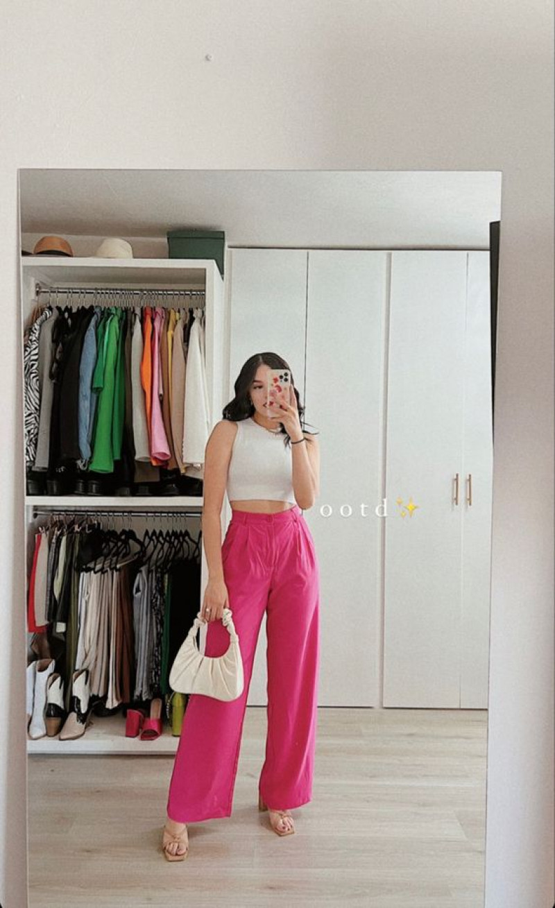 White Upper, Pink Leather Leather Trouser, Outfits Ideas