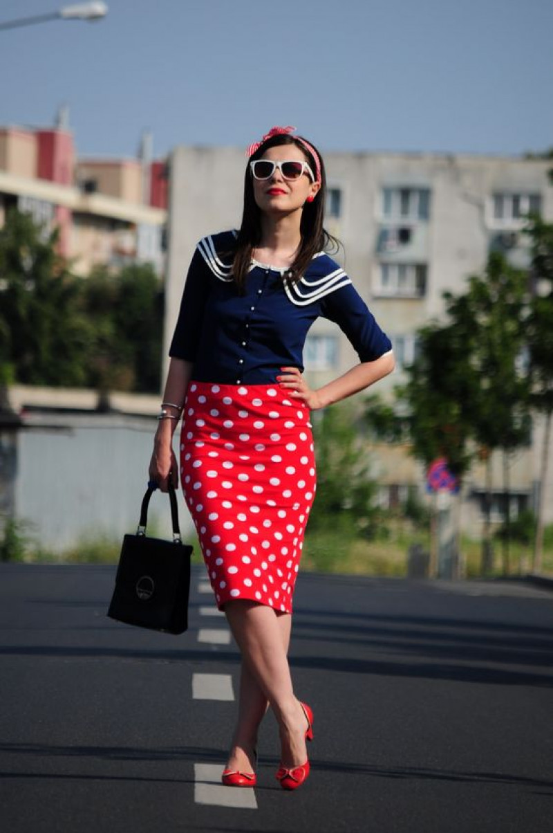 Dark Blue And Navy Short Sleeves Cropped Blouse, Red Cotton Casual Skirt, Modern Retro