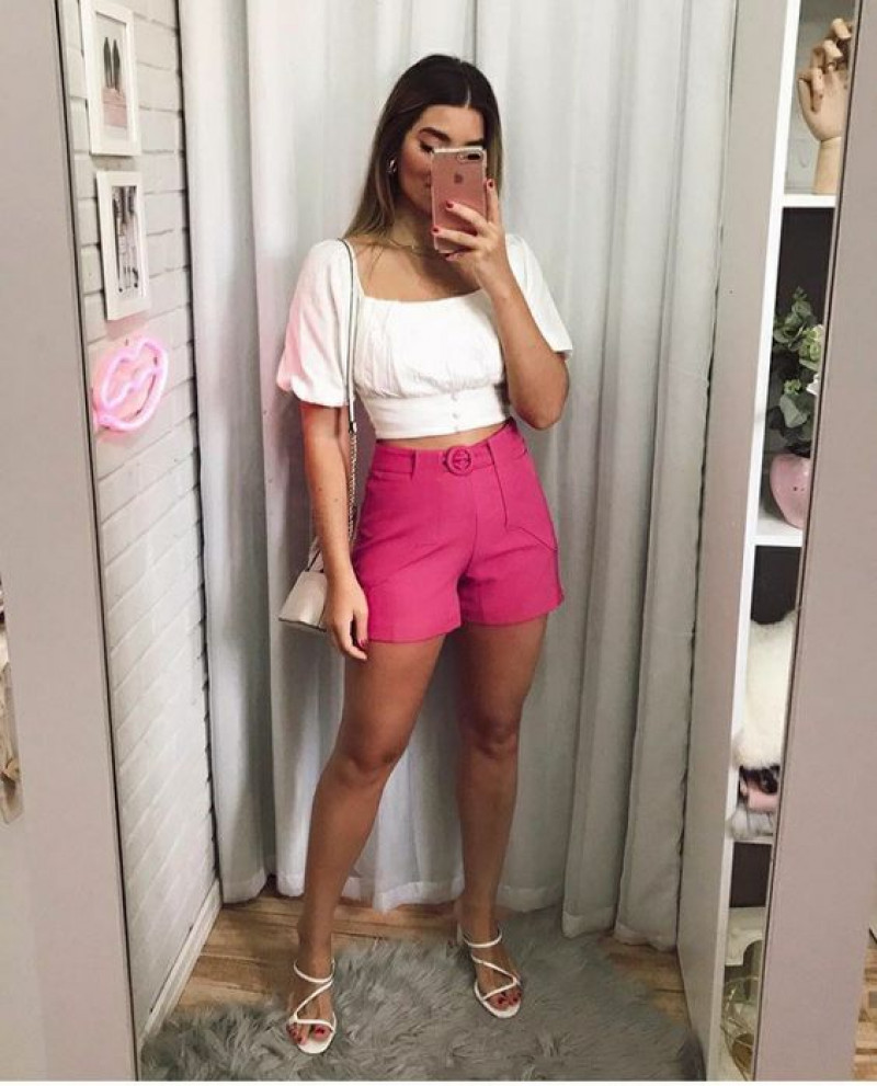 White Short Sleeves T-Shirt, Pink Cotton Jeans, Outfits Ideas