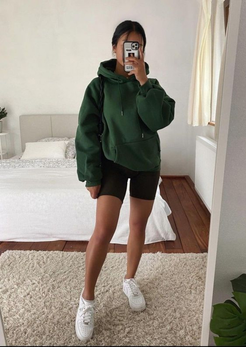 Green Winter Jacket, Black Cotton Sportswear Legging, Outfit