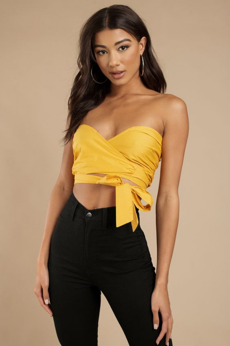 Yellow Sleeveless Crop Top, Black Cotton Jeans, Yellow Top With Jeans