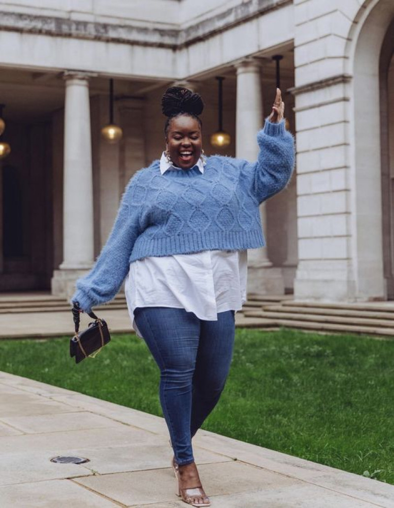 Light Blue Long Sleeves Sweater, White Cotton Jeans, Jeans Outfit