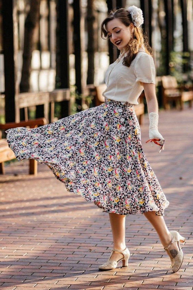 White Short Sleeves T-Shirt, Tweed Formal Skirt, Modern Retro