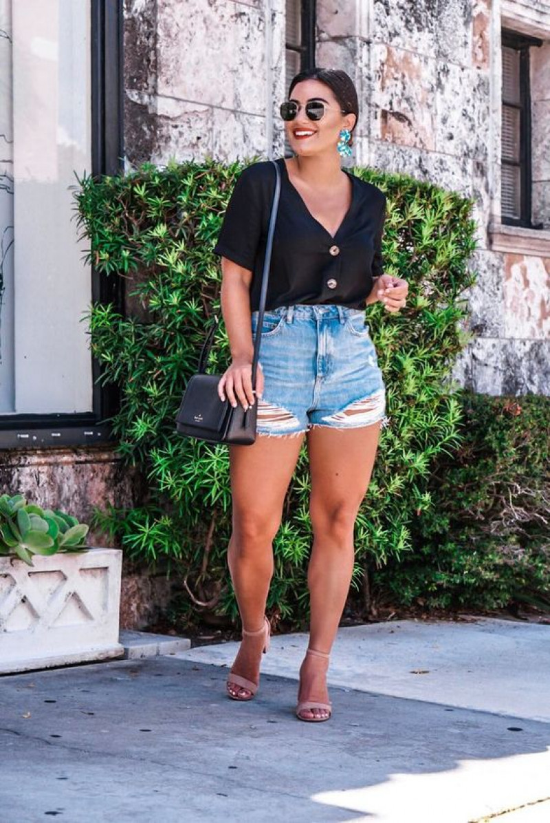 Black Short Sleeves Cropped Blouse, Light Blue Denim Denim Short, Summer Outfits