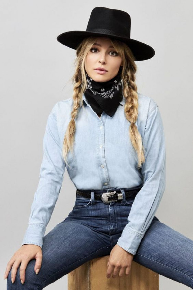 Light Blue Long Sleeves Sweatshirt, Light Blue Denim Jeans, Cowgirl Outfits