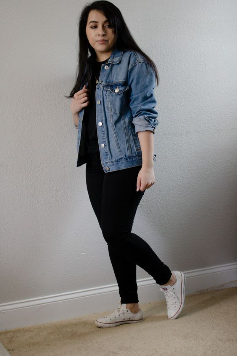 Light Blue Casual Jacket, Black Denim Casual Trouser, Black Jeans And White Shoes Outfits
