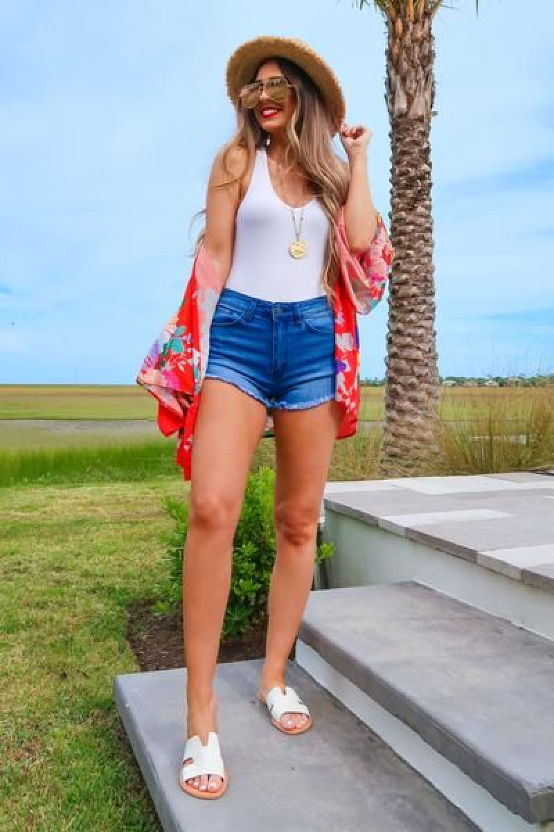 Long Sleeves Cropped Blouse, Dark Blue And Navy Denim Denim Short, Outfit