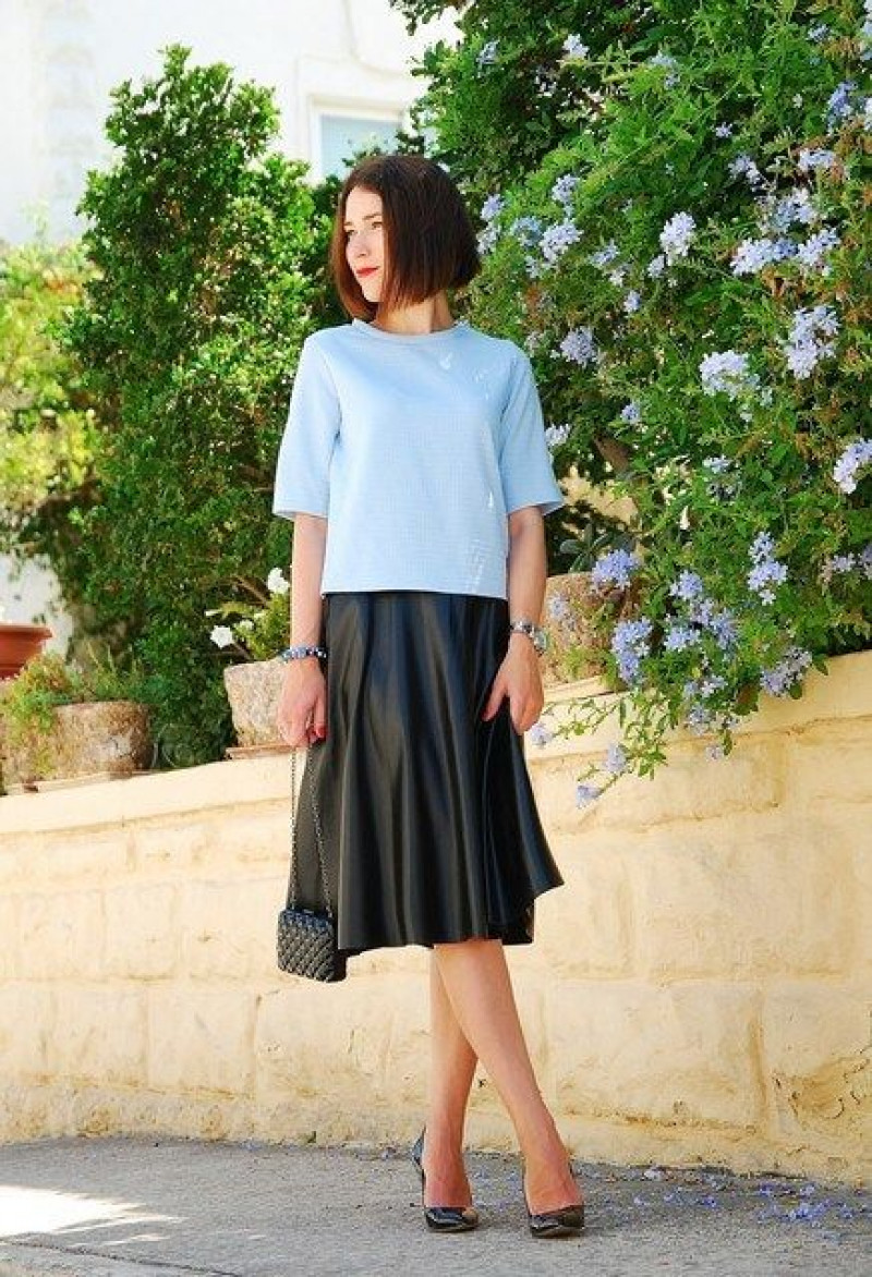 Light Blue Short Sleeves T-Shirt, Black Mesh/Transparent Casual Skirt, Outfits With Short Hair