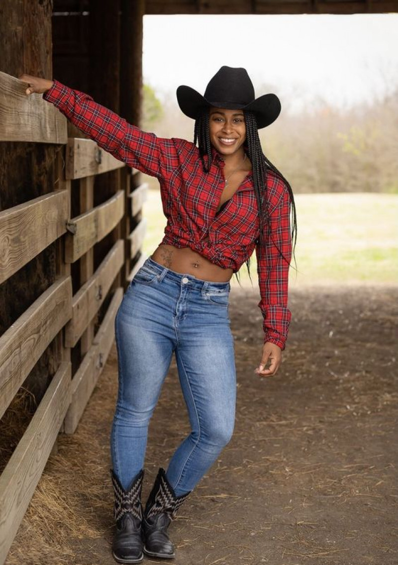 Red Long Sleeves Cardigan, Light Blue Denim jeans, Cowgirl Outfits