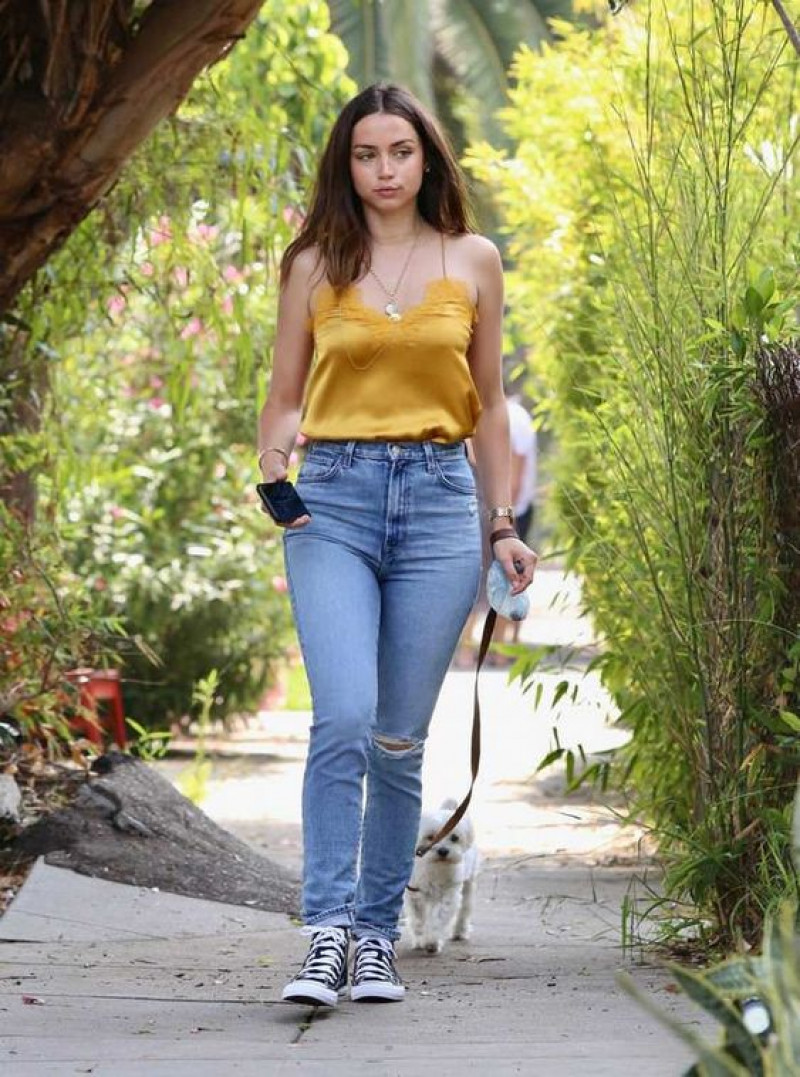 Yellow Sleeveless Top, Light Blue Denim Casual Trouser, Yellow Top With Jeans