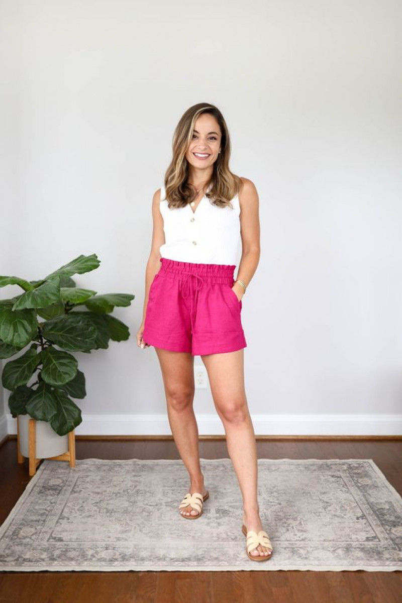 White Sleeveless Knitted Top, Pink Casual Short, Outfits Ideas