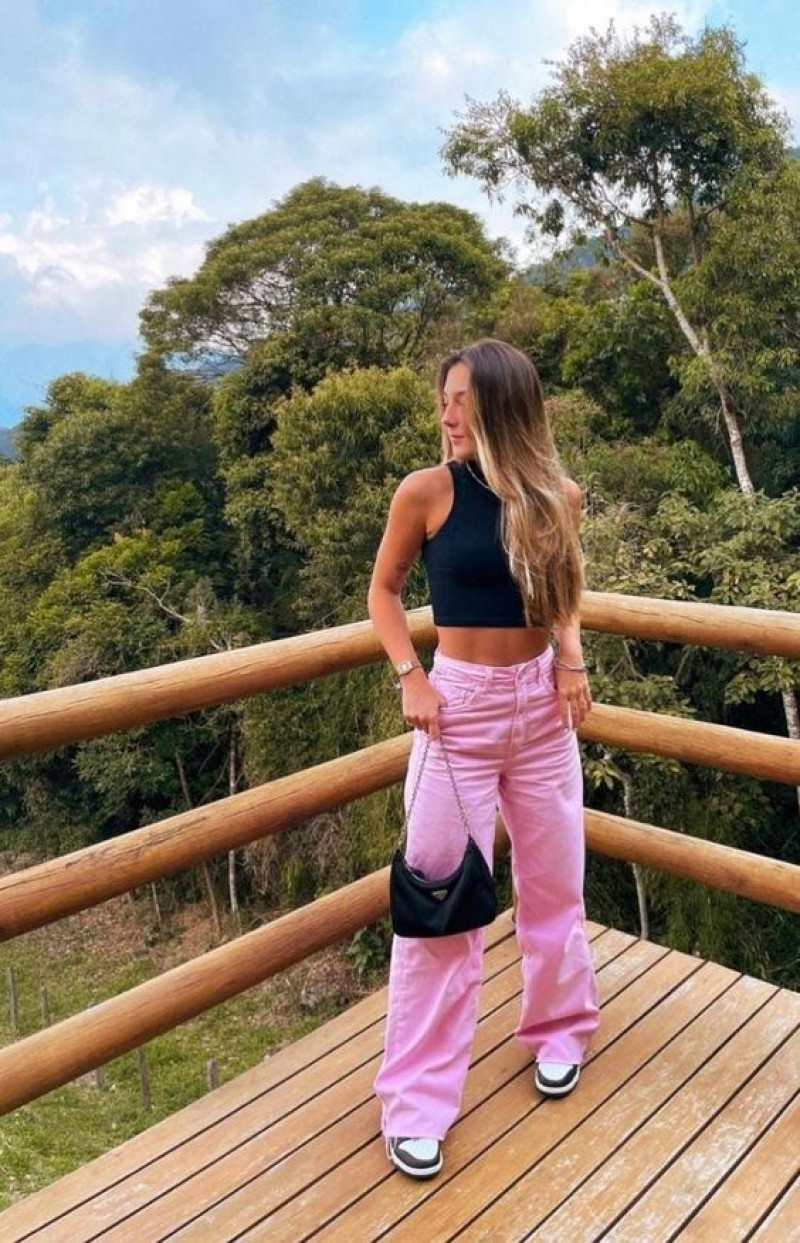 Dark Blue And Navy Sleeveless Crop Top, Pink Silk Jeans, Pink Jeans Outfit