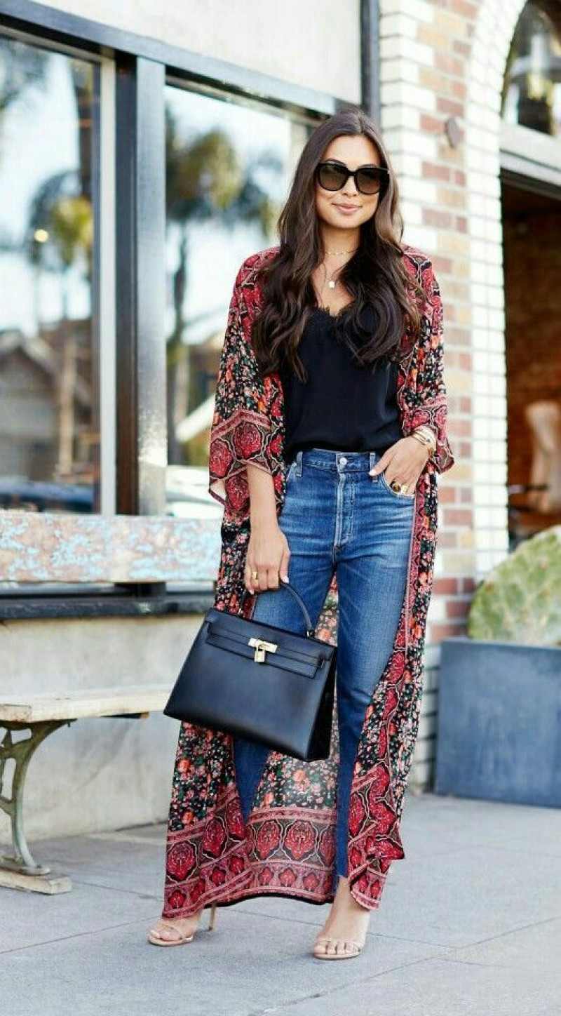 Red 3/4 Sleeves Cropped Blouse, Dark Blue And Navy Casual Trouser, Kimono Outfit