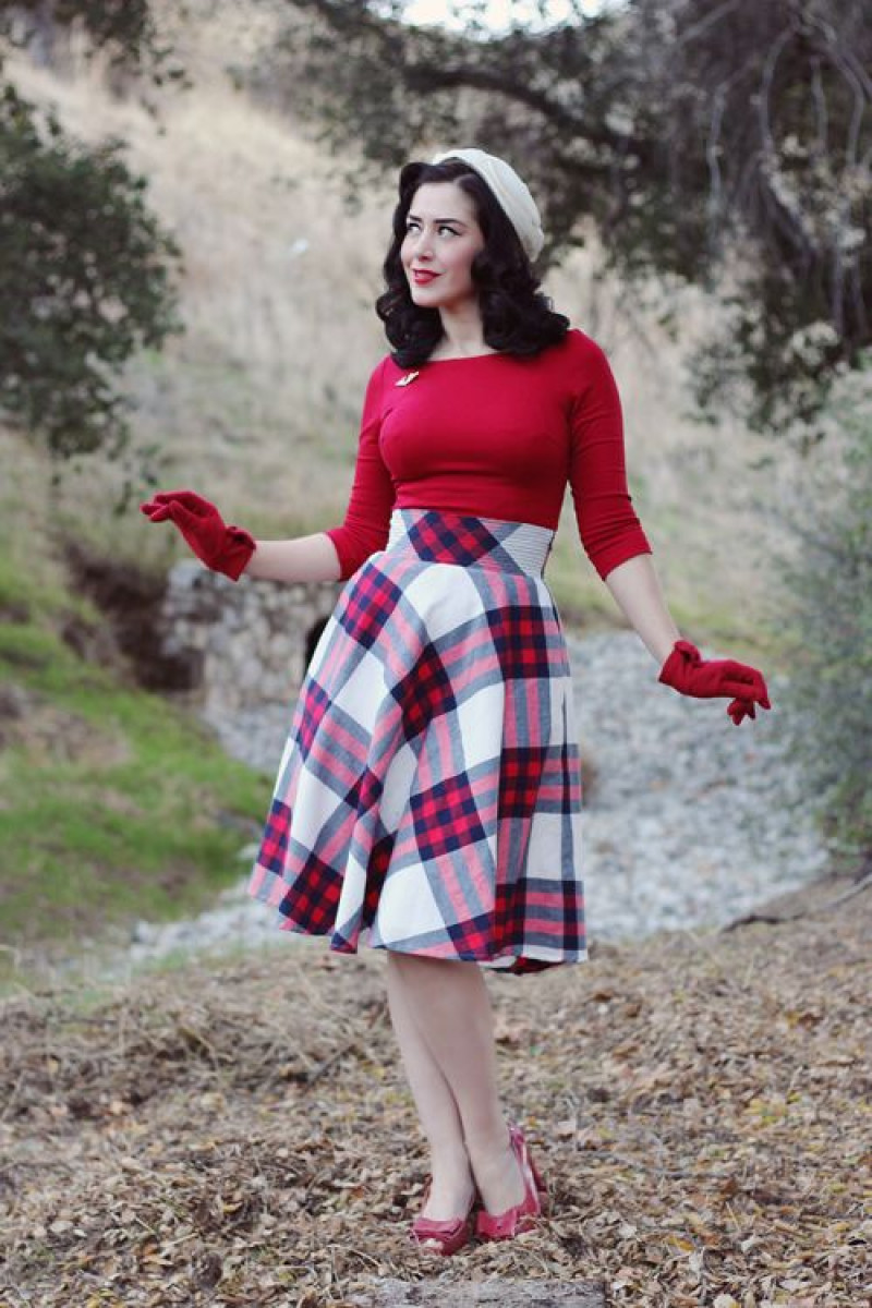 Red Long Sleeves Sweater, Cotton Casual Skirt, Modern Retro