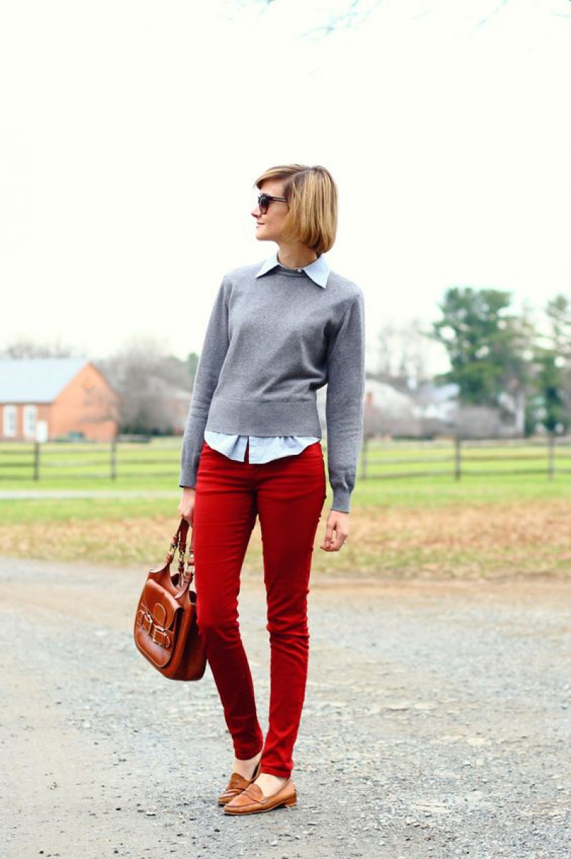 Grey Long Sleeves Shirt, Red Knitwear Jeans, Outfits With Red Pants / Jeans