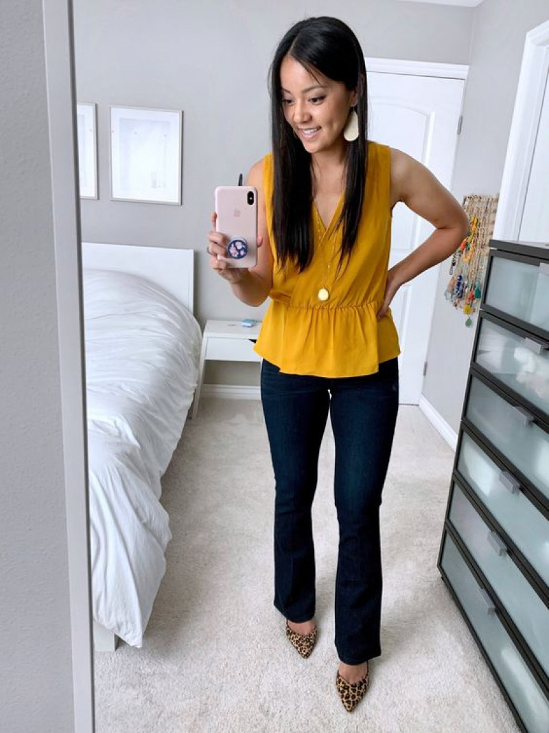 Yellow Sleeveless Top, Dark Blue And Navy Denim Jeans, Yellow Top With Jeans