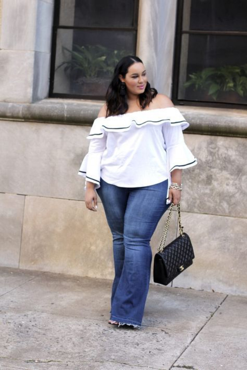 White Long Sleeves T-Shirt, Dark Blue And Navy Denim Jeans, Jeans Outfit